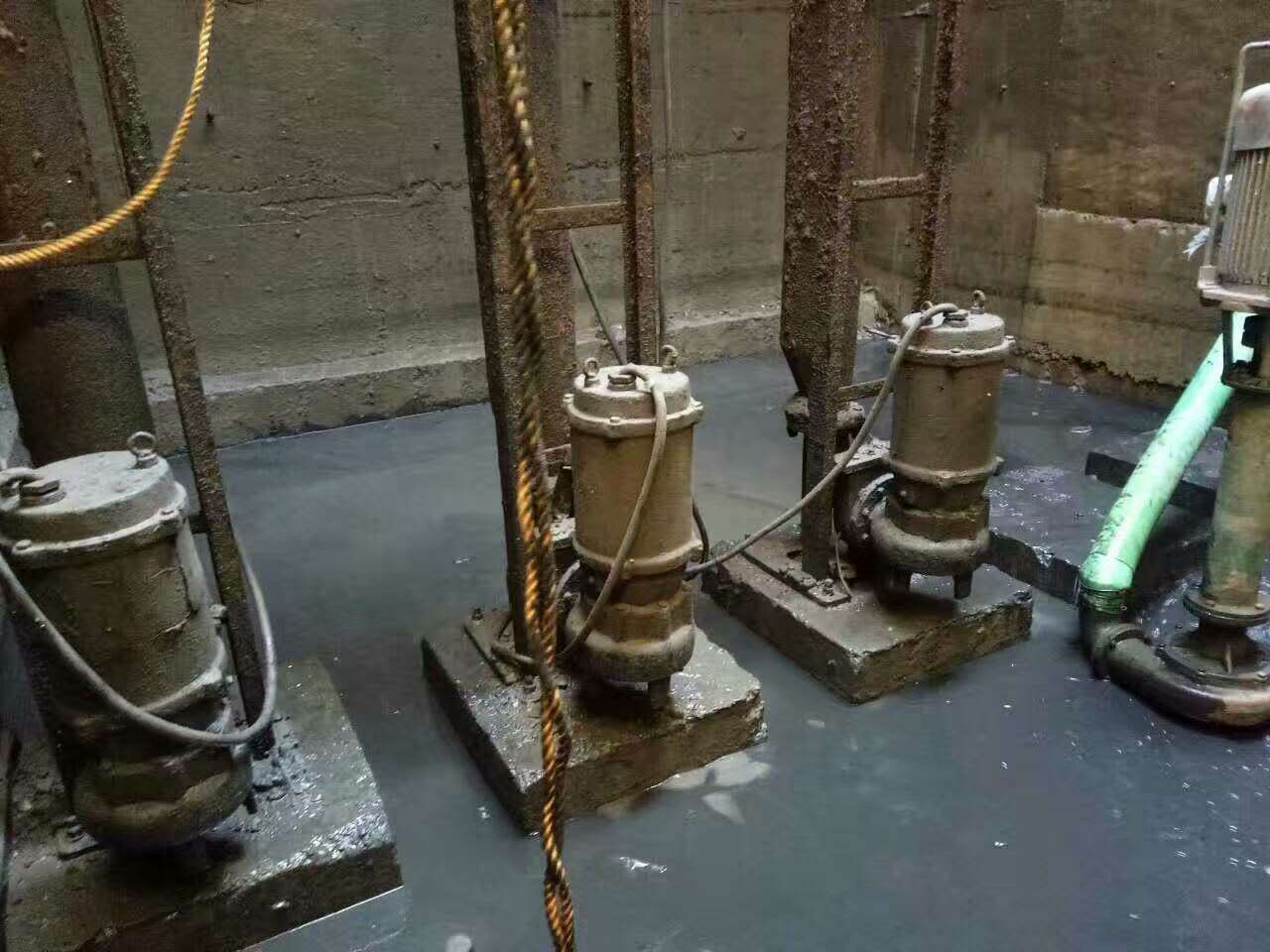 托克托污水池清理